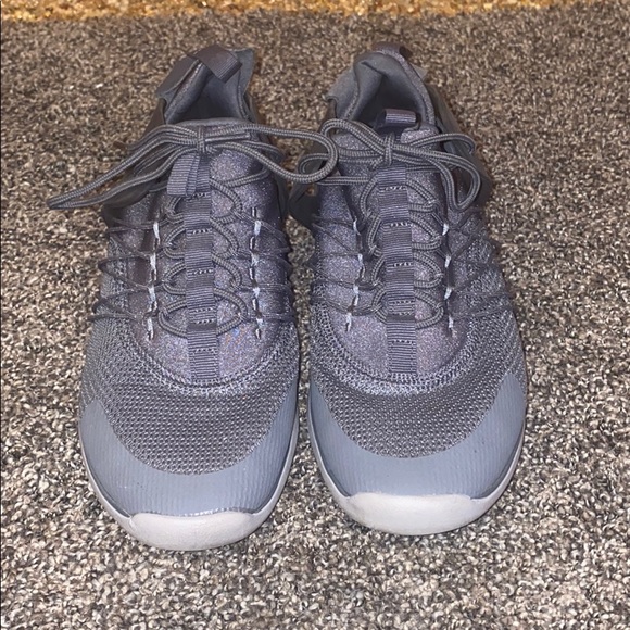 Nike Tennis Shoes - Picture 2 of 8